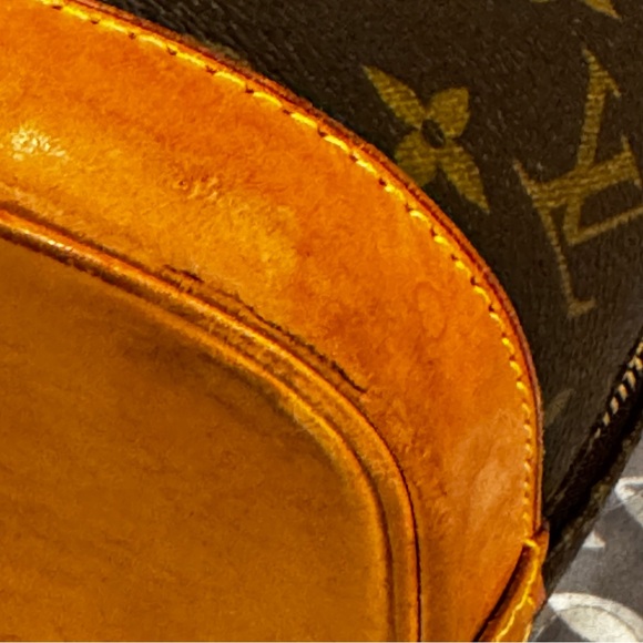 LOUIS VUITTON authentic Monogram Canvas Alma PM handbag - Picture 8 of 16